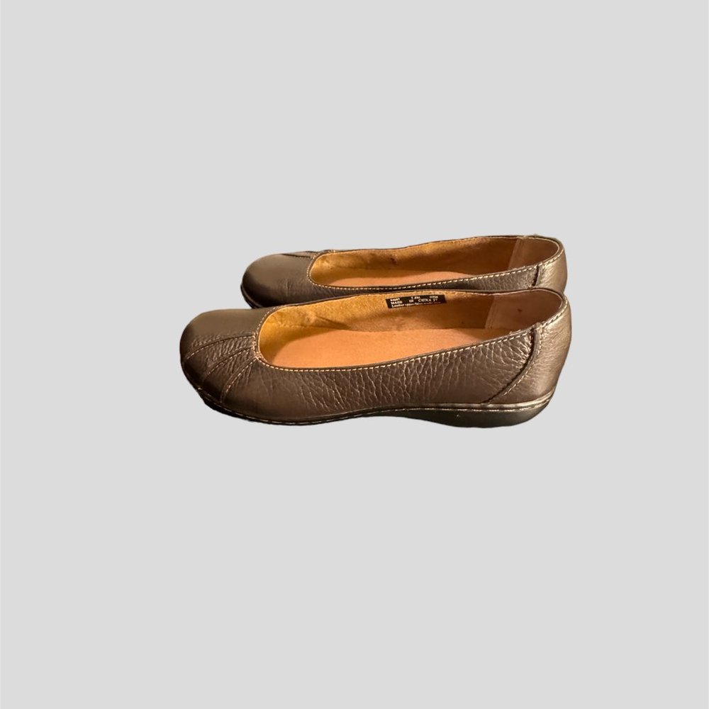 Clarks size 7.5 brown loafers 0708